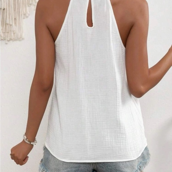 New white keyhole back halter top - Picture 6 of 6